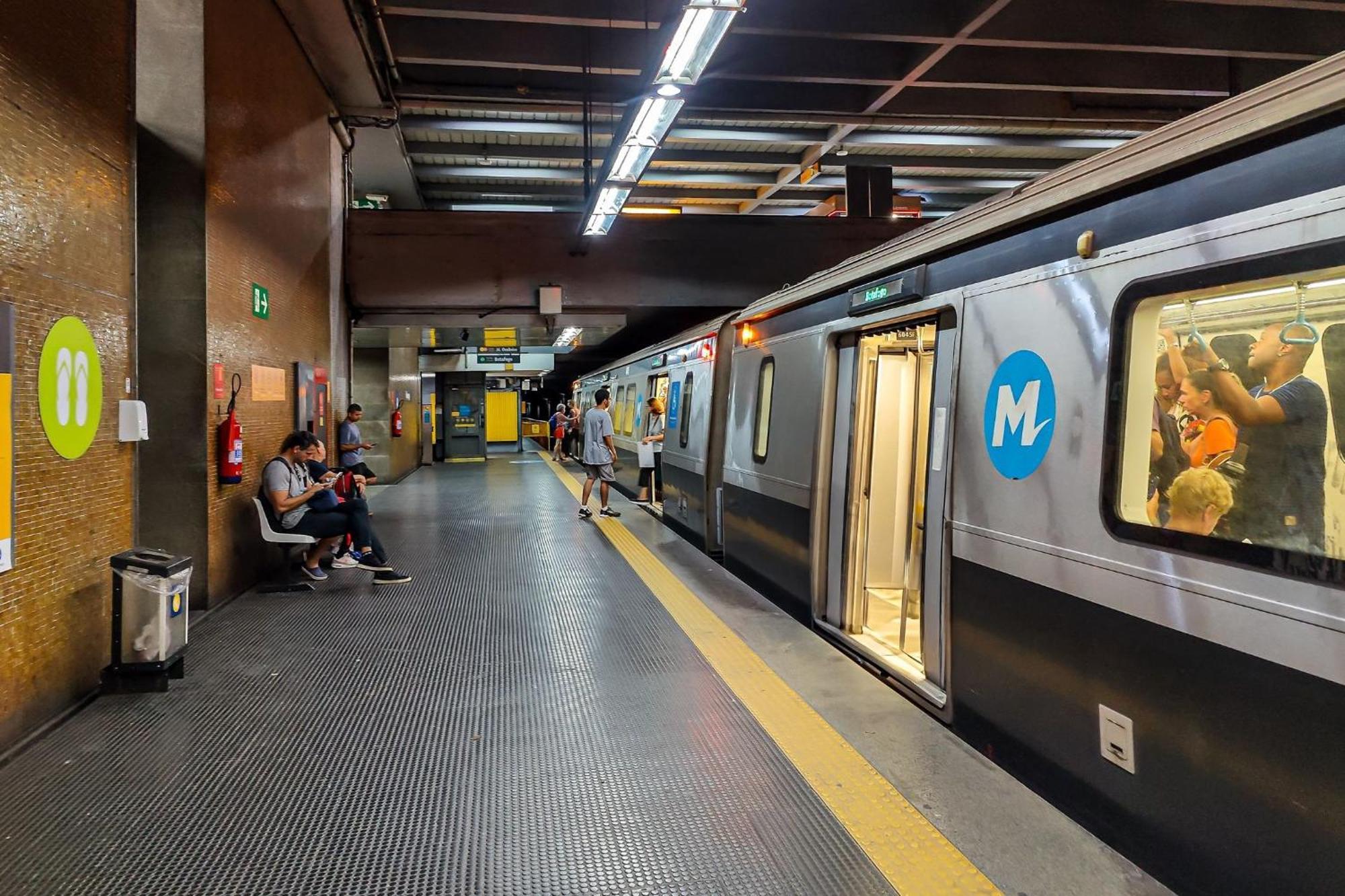 Lar Carioca: Flamengo, 4 Hospedes, E Aterro